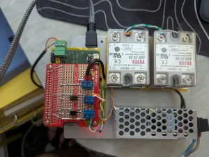 Nově na RPi 3B se SSR a přiravoou pro analog