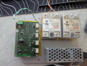 Nově na RPi 3B se SSR a přiravoou pro analog
